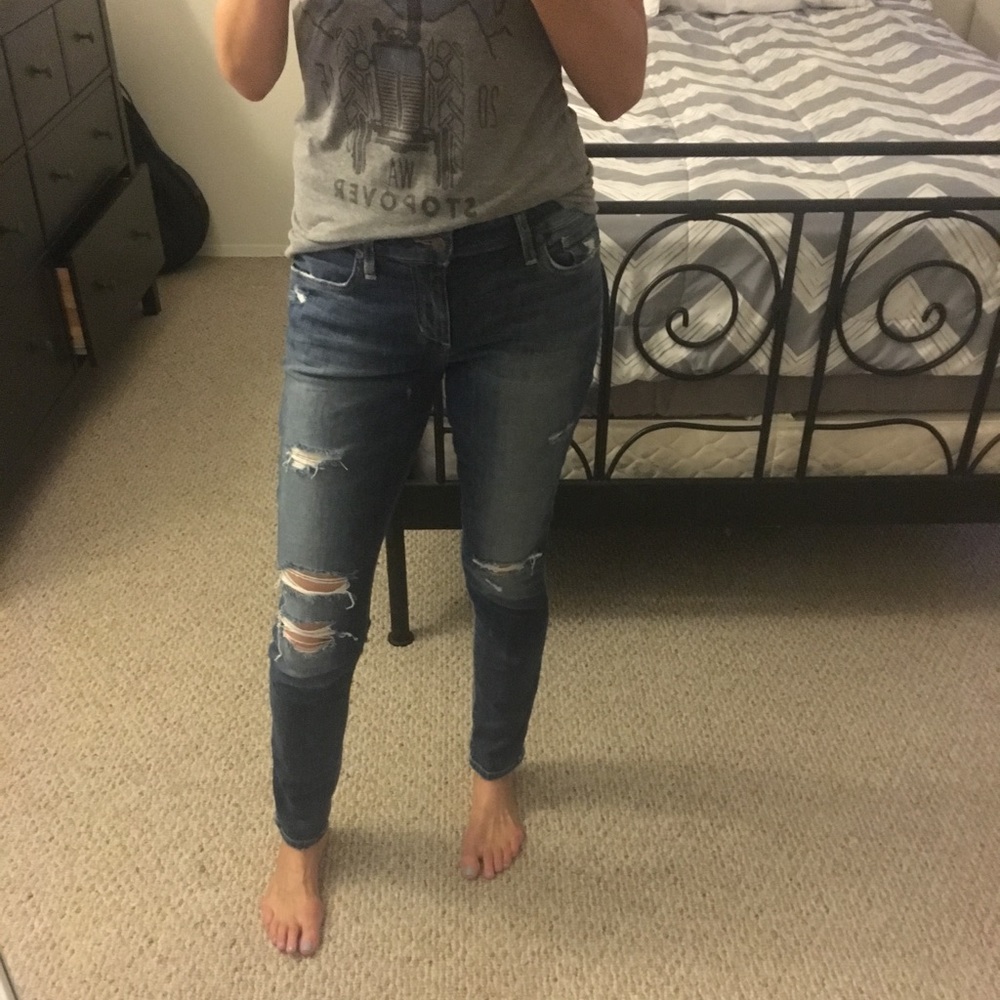 Joe’s Jeans distresses size 28